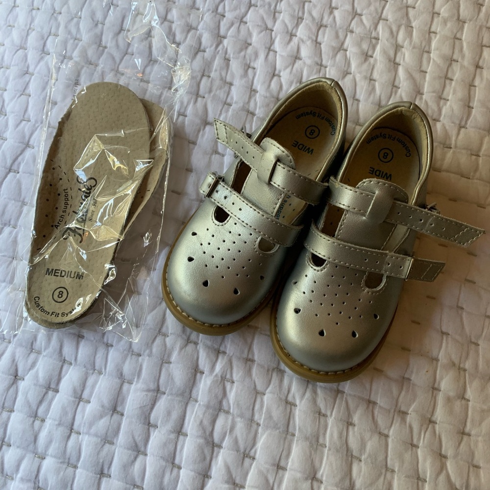 Silver Double Mary Jane Footmates size 8